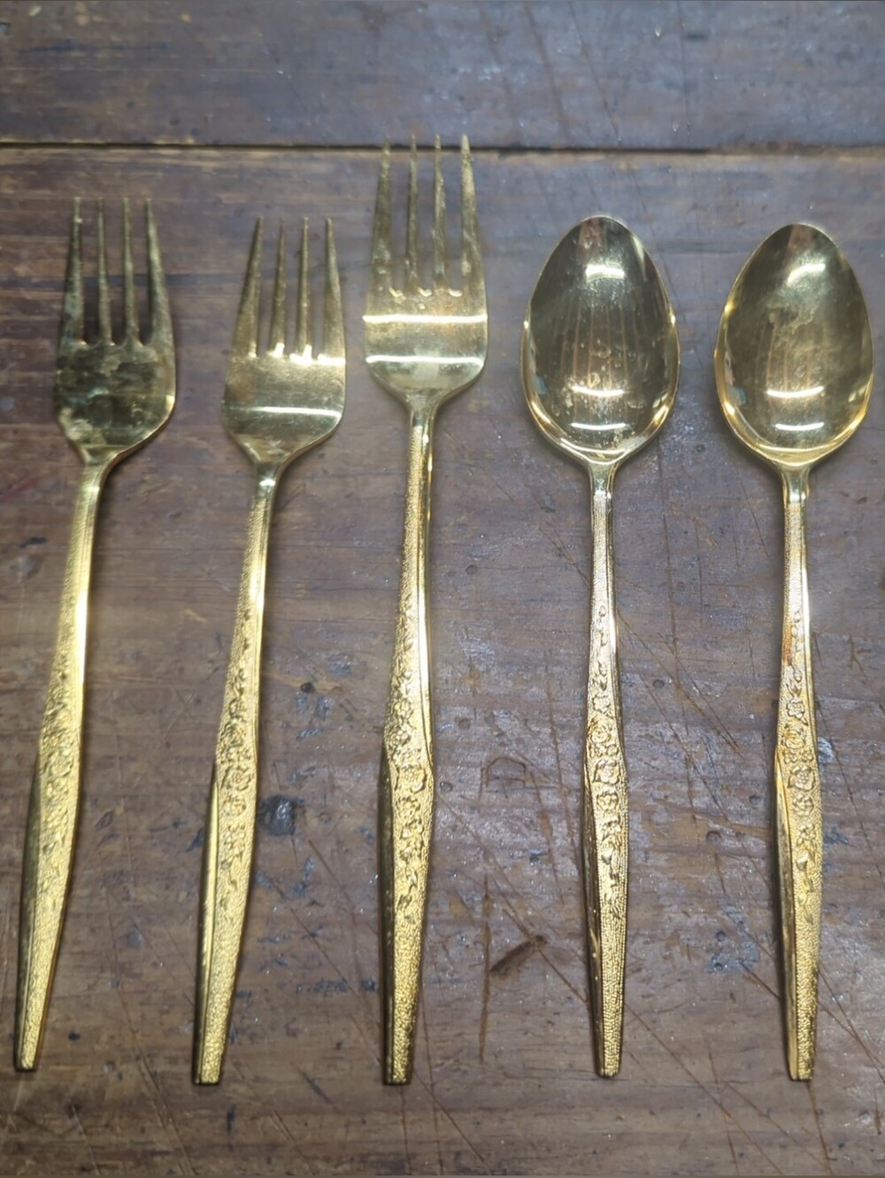 JH Collectibles Gold Flatware Set with Floral-Engraved Handles